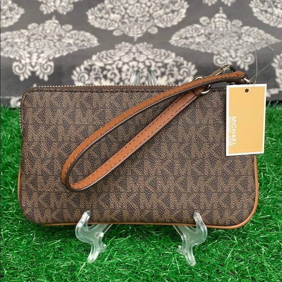 Michael Kors Jet Set Travel Large Top Zip Wristlet - Picture 8 of 16